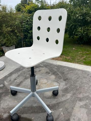 Kinder bureaustoel beschikbaar voor biedingen
