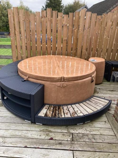 Spa Softub, Jardin & Terrasse, Jacuzzis, Utilisé, Fixé, Couverture, Filtre, Pompe, Escalier, Enlèvement