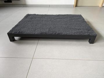 Hondenbed met metalen frame