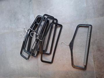 Kledinghangers, 8 stuks beschikbaar voor biedingen