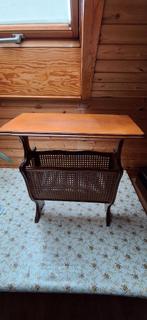 Vintage Krantenrek, Huis en Inrichting, Woonaccessoires | Krantenbakken en Lectuurbakken, Ophalen, Zo goed als nieuw