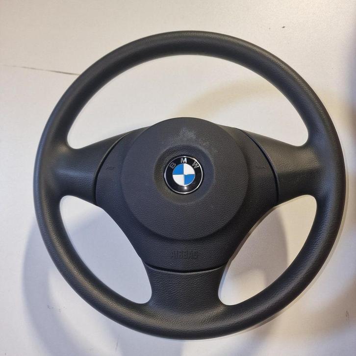 Standaard stuur leer - E81 E87 - 32306763076 - 6763076, Auto-onderdelen, Besturing, BMW, Gebruikt, Ophalen of Verzenden