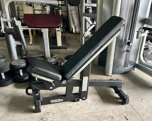 Technogym Adjustable Bench Pure Strength VERSTELBARE BANK, Sport en Fitness, Fitnessmaterialen, Zo goed als nieuw, Ophalen of Verzenden