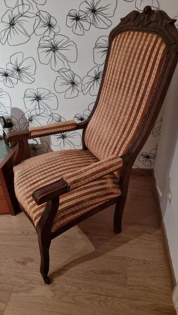Antieke zetel beschikbaar voor biedingen