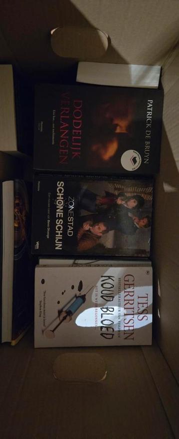 40 tal verschillende boeken beschikbaar voor biedingen
