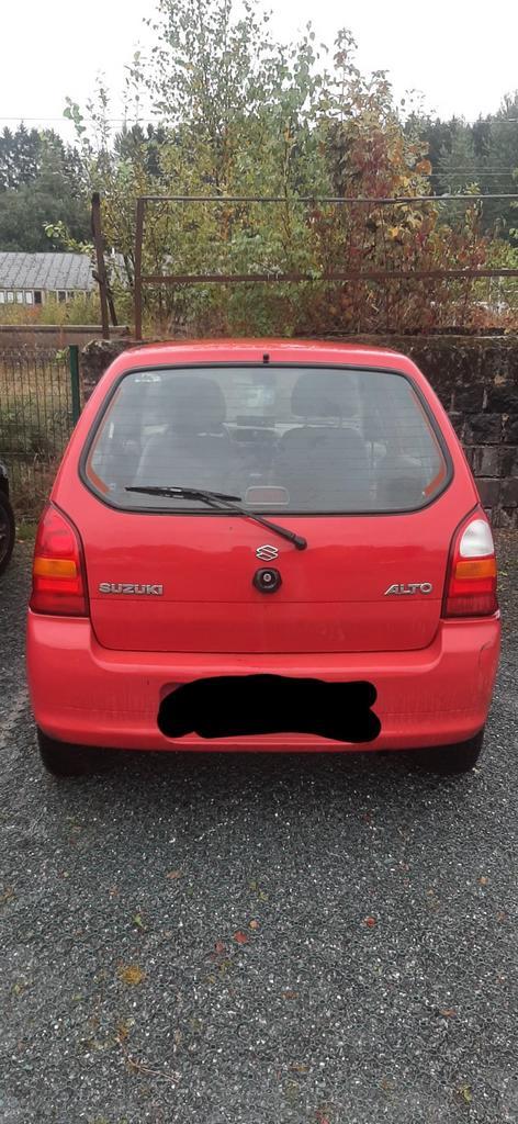 Suzuki alto 2003 184000km, Auto diversen, Ongevalwagen, Suzuki, Handgeschakeld, Benzine, Rood