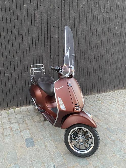 Vespa primavera Iget A klasse weinig km’s, Fietsen en Brommers, Scooters | Vespa, Zo goed als nieuw, Overige modellen, Klasse A (25 km/u)