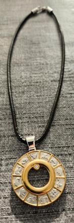 Pendentif avec un médaillon astrologique., Bijoux, Sacs & Beauté, Colliers, Enlèvement, Comme neuf, Noir