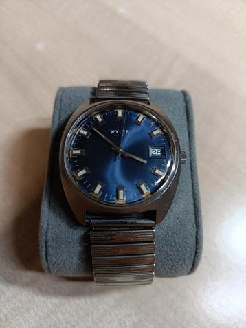 Wyler mechanisch horloge met blauwe achtergrond werkt in goe beschikbaar voor biedingen