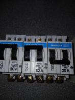 différenciés de 30 et 300 amp plus fusible p coffret à disc, Utilisé, Prise de courant