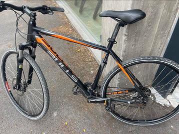 Bijna nieuwe crossbike (soort gravelbike of hybride) beschikbaar voor biedingen