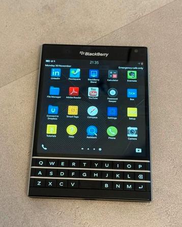BlackBerry Passport White Edition qui fonctionne bien avec S, Enlèvement ou Envoi, Comme neuf