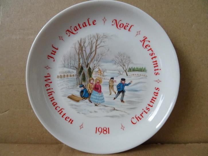 Assiette Noël 1981 en porcelaine Schwarzenhammer Avon 11 cm, Divers, Noël, Comme neuf, Enlèvement ou Envoi