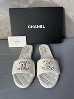 Sandales Chanel, Vêtements | Femmes, Chaussures, Autres couleurs, Comme neuf, Sandales et Mûles, Chanel