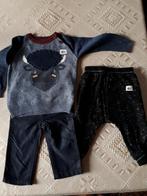 Pull en 2 broekjes mt 80, Enfants & Bébés, Vêtements de bébé | Taille 80, Enlèvement ou Envoi