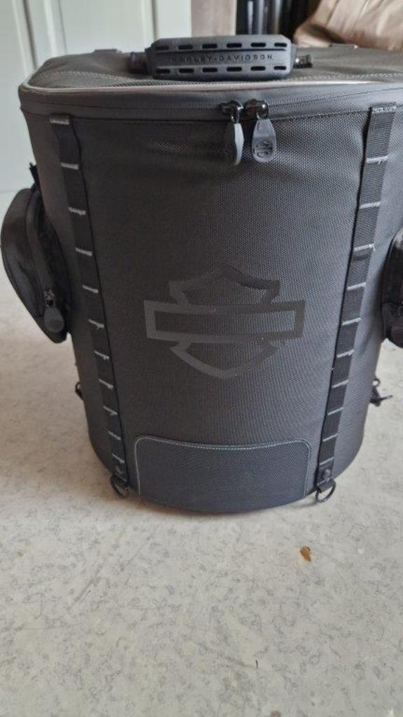 Harley Davidson Onyx Premium Luggage Backseat Roller Bag, Motoren, Accessoires | Navigatiesystemen, Zo goed als nieuw, Ophalen