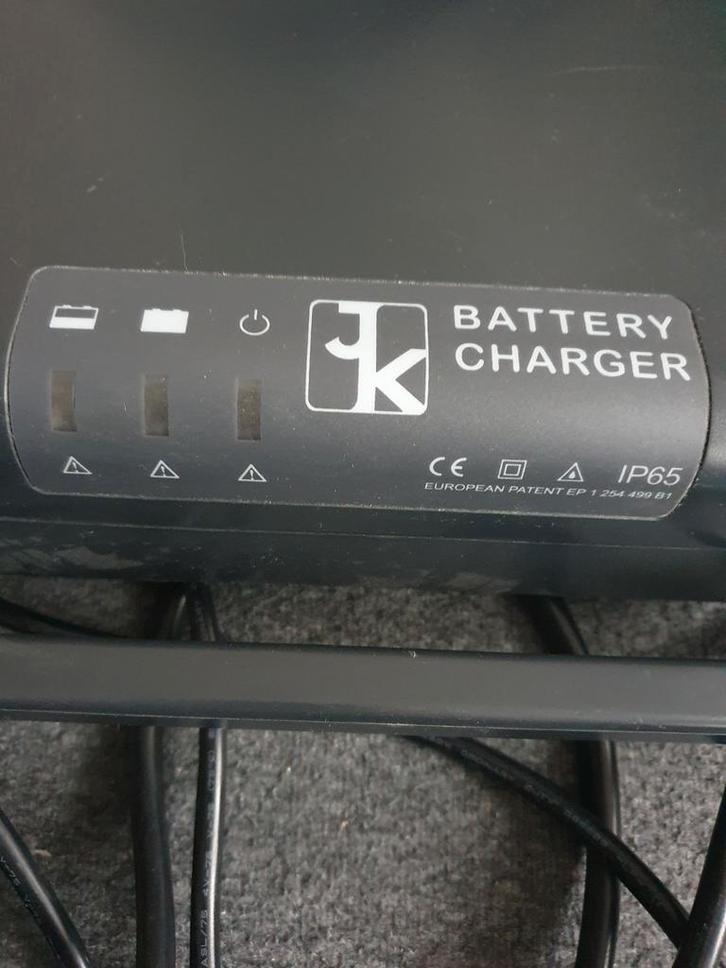 battery charger gel voor rolstoel en scootmobiel acculader i, Divers, Chaises roulantes, Comme neuf, Enlèvement