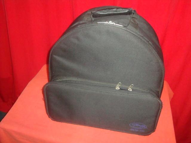 Usagé : Étui pour batterie et baguettes Stagg S14/6,5 STD, Musique & Instruments, Boîtiers & Valises, Utilisé, Percussion, Enlèvement ou Envoi
