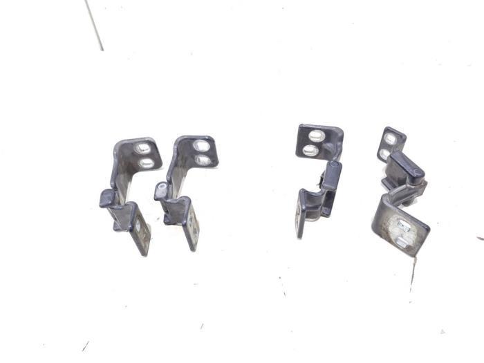 Charnière hayon d'un Fiat Doblo, Autos : Pièces & Accessoires, Autres pièces automobiles, Fiat, Utilisé, 3 mois de garantie, Enlèvement ou Envoi