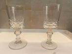 Deux verres à porto anciens, motif découpé, Enlèvement ou Envoi