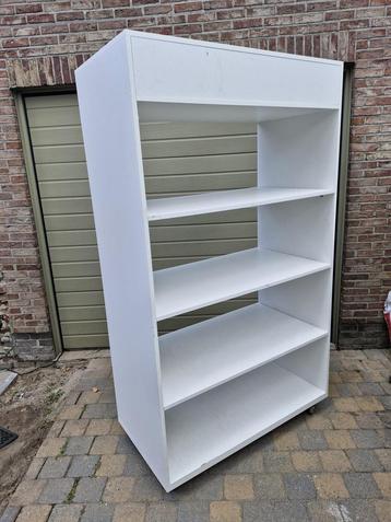 Stevige witte winkelkast op wielen, Enlèvement, Comme neuf, Avec tablette(s)