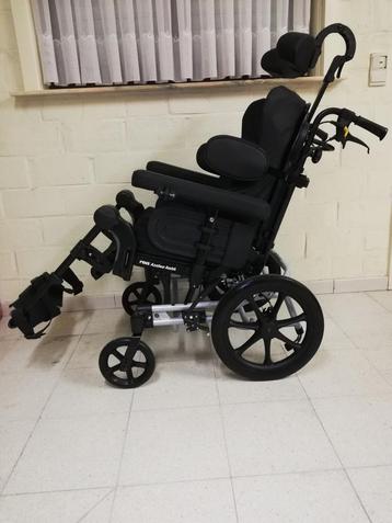 Fauteuil roulant Invacare Rea Azalea Assist disponible aux enchères