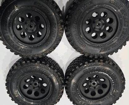 Pneus crawler RC 1.9 –MST KM Tire 3090 montés sur jantes 4x, Hobby & Loisirs créatifs, Modélisme | Radiocommandé & Téléguidé | Voitures
