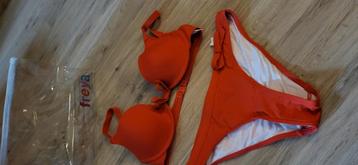 Bikini Huit beschikbaar voor biedingen