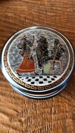 Potje met deksel, Enlèvement