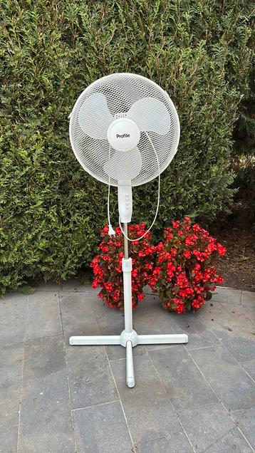 Ventilator op voet verstelbaar in hoogte, 3 standen beschikbaar voor biedingen