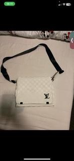Lou vuitton tasje, Ophalen, Zo goed als nieuw