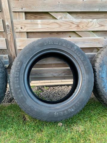 Tyfoon professional 215/65-16 winter goede staat 3 banden beschikbaar voor biedingen
