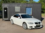 Bmw e92 320d M-pakket 1ste eigenaar 12M GARANTIE, Auto's, Achterwielaandrijving, 1995 cc, USB, Wit