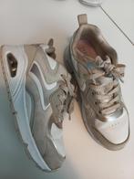 nette sketchers mt 34 wit/beige/goud, Kinderen en Baby's, Kinderkleding | Schoenen en Sokken, Meisje, Sportschoenen, Zo goed als nieuw