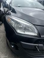 Koplamp rechts Renault Megane Estate III ('09-'16), Gebruikt, Renault, Ophalen of Verzenden, Renault