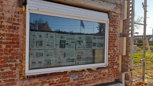 Vast PVC raam + opendraaiend PVC raam met rolluik dubbelglas, Doe-het-zelf en Bouw, Glas en Ramen, Gebruikt, Gevelraam of Ruit