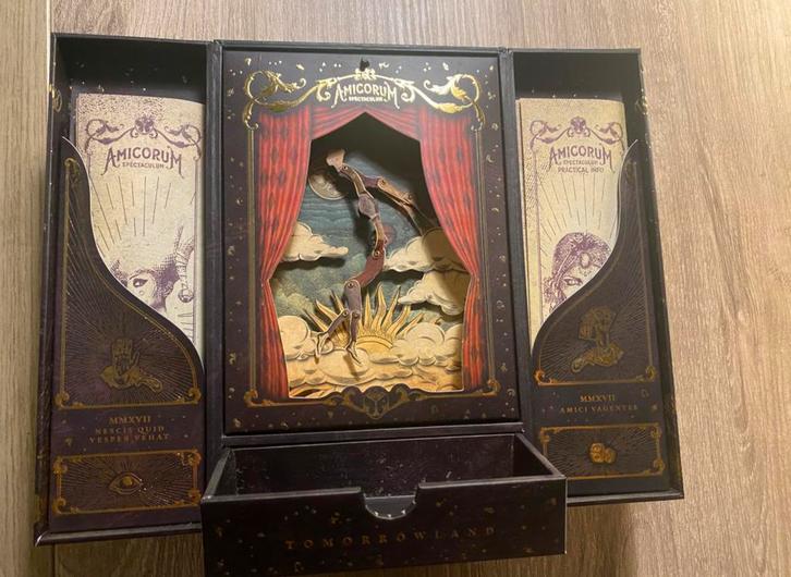 TOMORROWLAND 2017 - werkend(lees verder),bandje & timetables, Verzamelen, Complete verzamelingen en Collecties, Ophalen of Verzenden