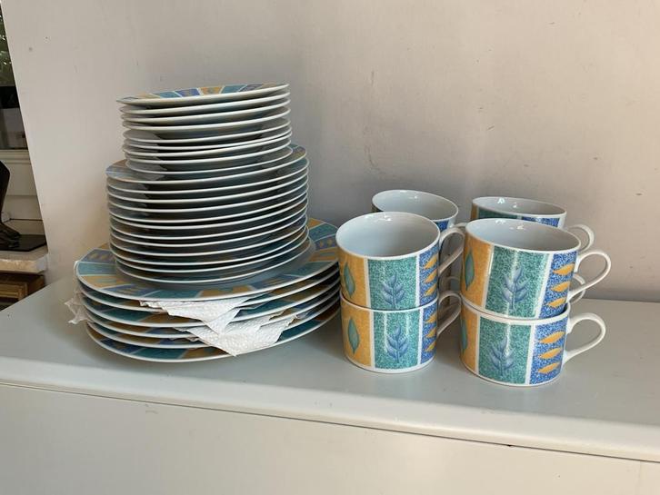 Serviesje helemaal intact, Huis en Inrichting, Keuken | Servies, Bord(en), Ophalen