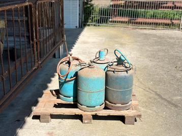 Diverse gasflessen beschikbaar voor biedingen