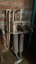 Antieke waterpomp met twee mooie originele kranen, Enlèvement ou Envoi