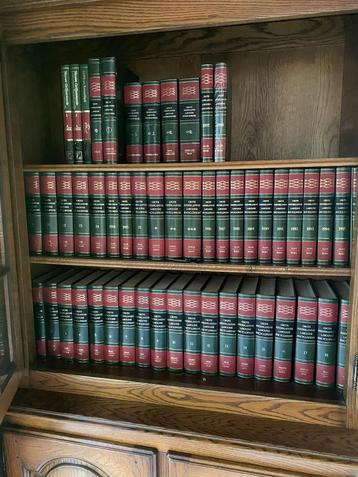 52 encyclopedieën Larousse beschikbaar voor biedingen