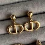 Dior oorbellen, Handtassen en Accessoires, Oorbellen, Hangers, Ophalen of Verzenden, Zo goed als nieuw, Goud