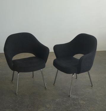 6x Saarinen Executive - Conference Chair in zwarte stof beschikbaar voor biedingen