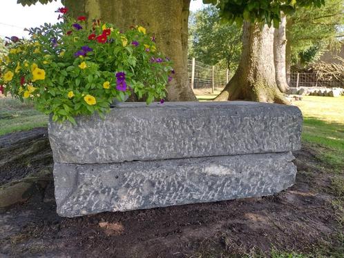 Belgische blauwe hardsteen/arduin - tijdloos zitbankje, Tuin en Terras, Bielzen en Borduren, Zo goed als nieuw, Overige typen