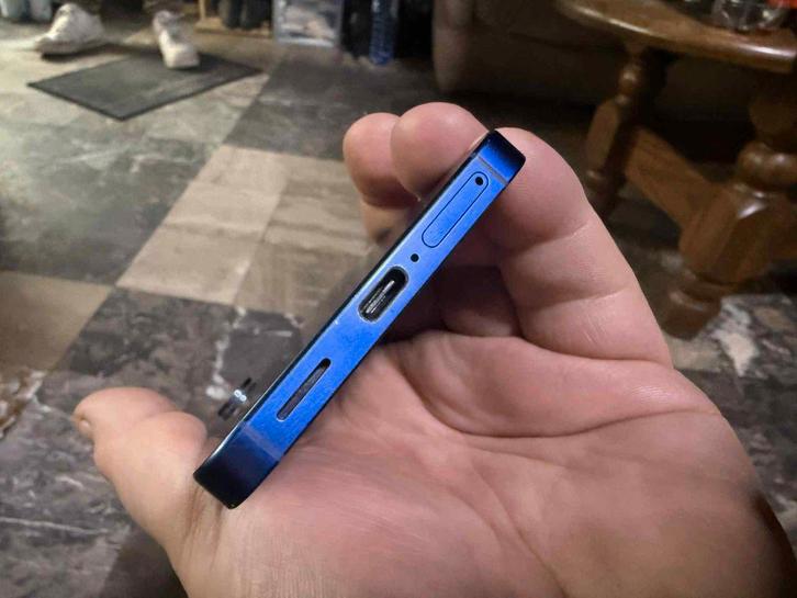 Bonjour échange samsung s25, Télécoms, Téléphonie mobile | Samsung, Comme neuf, Autres modèles, Écran tactile, Bleu, Enlèvement