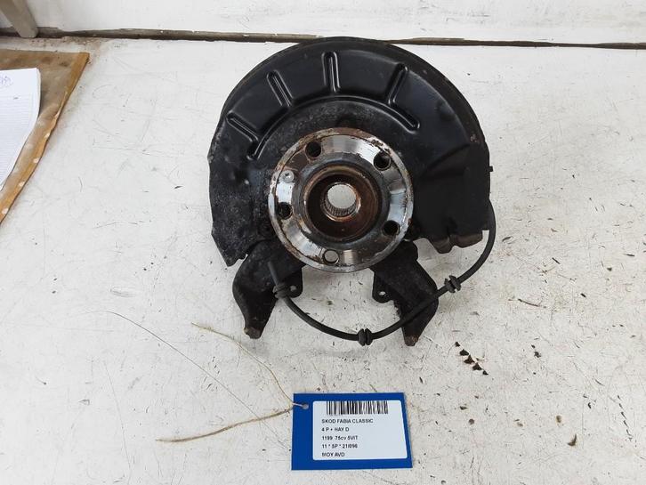 WIELNAAF RECHTS VOOR Skoda Fabia II (5J) (01-2006/12-2014), Auto-onderdelen, Remmen en Aandrijving, Skoda, Gebruikt