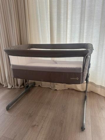 Co-sleeper beschikbaar voor biedingen