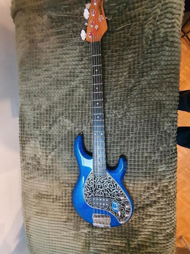 MUSIC MAN SPECIAL 5 Blue sparkle, Muziek en Instrumenten, Snaarinstrumenten | Gitaren | Bas, Nieuw, Elektrisch, 5-snarig, Ophalen