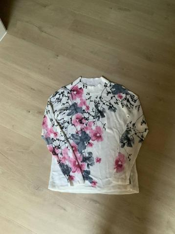 Damart: Ecru damestrui met bloemen motief (Small) beschikbaar voor biedingen
