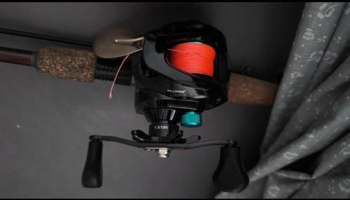 Reel met opgespoelde koord nieuw nooit gebruikt., Watersport en Boten, Hengelsport | Roofvissen, Nieuw, Werphengel, Ophalen